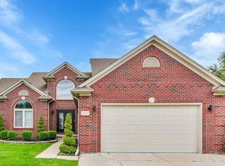 50942 Bredenbury Dr, Macomb, MI 48044