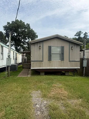 601 Clear Lake Rd #D Photo 1
