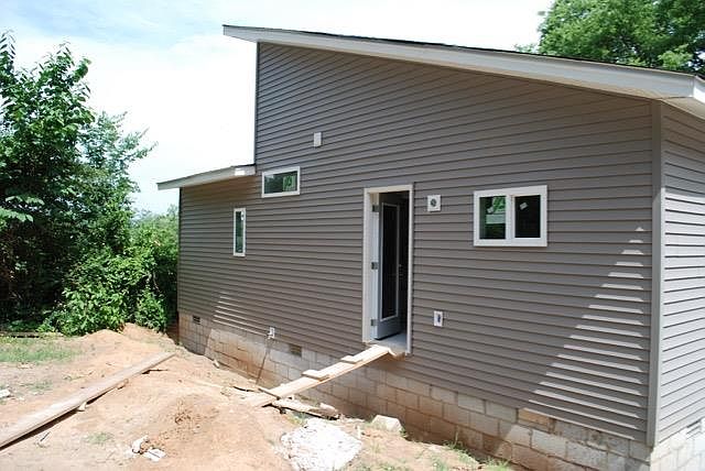 1st image of 124 Kingston St