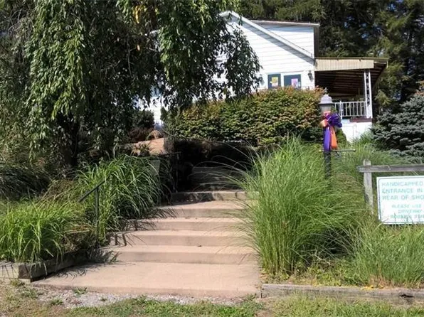 670 Robbins Station Rd, North Huntingdon, PA 15642