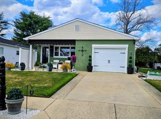 8 Beaumont Court, Toms River, NJ