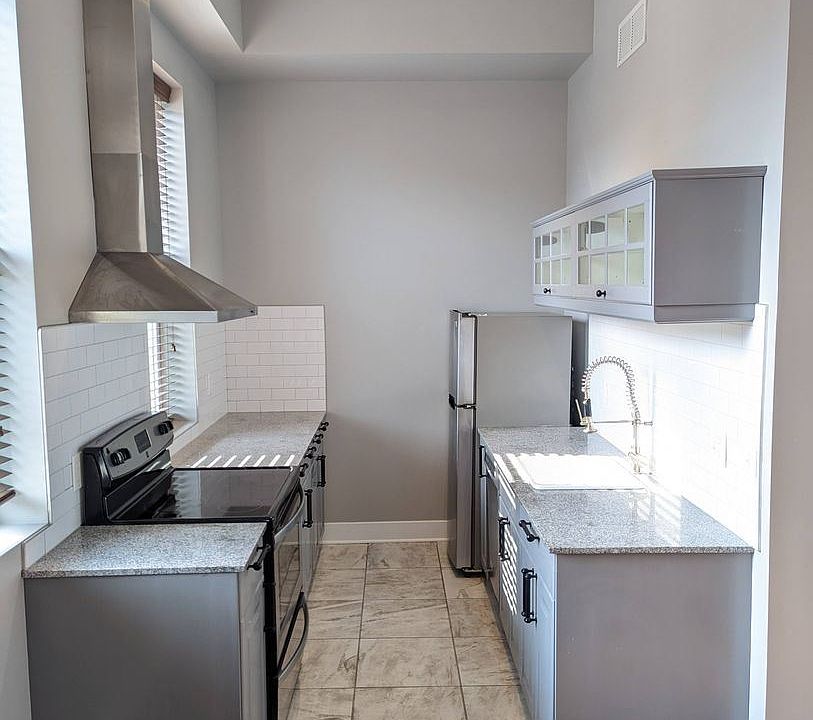 1st image of 560 S Prince St #11356363