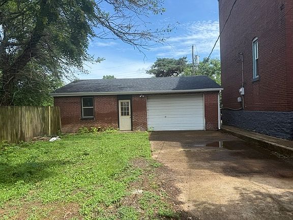 2nd image of 2133 Geyer Ave