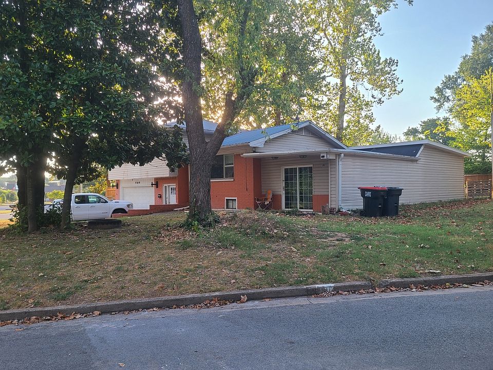 2nd image of 400 Sanders Ave