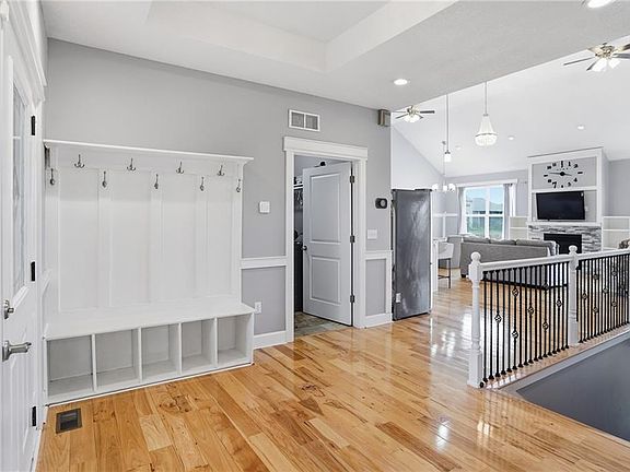 4th image of 311 Headwaters Dr