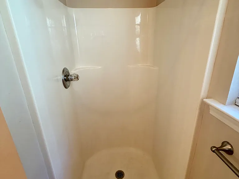 213 Carrington Ln — Photo 40