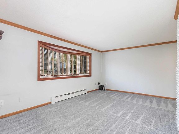 4th image of 3701 Kelling St