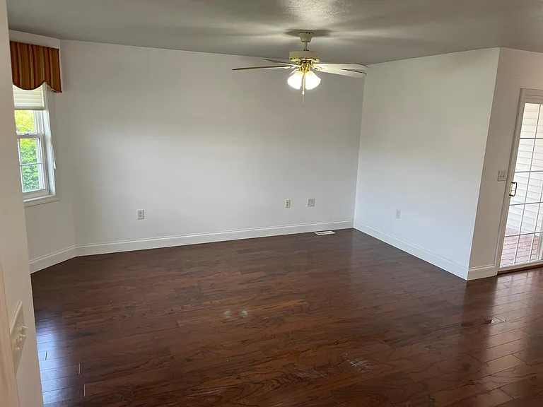 108 Jennifer Ct — Photo 4