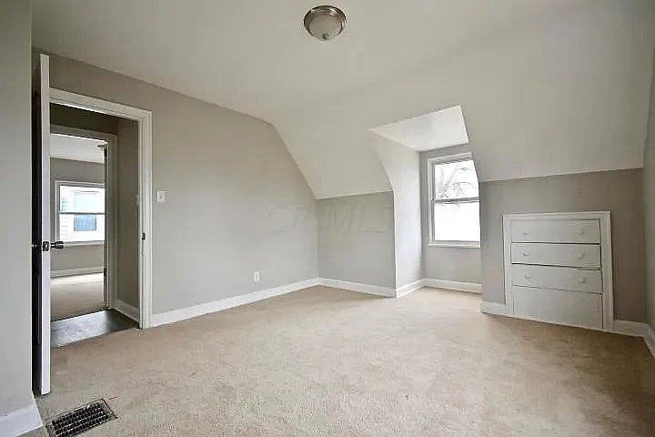 1805 Kent St — Photo 8
