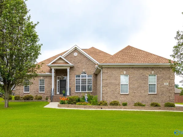 104 Sam Houston Cir NW, Madison, AL 35757