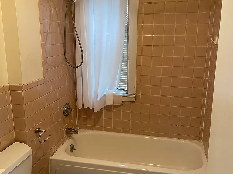 52 Valley St #1A — Photo 18