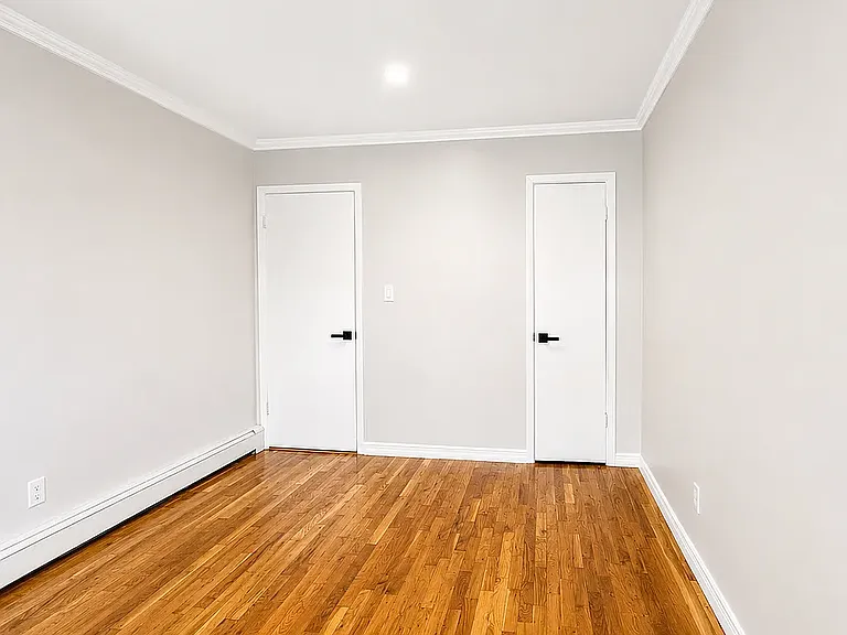 25-01 45th St #3R — Photo 11