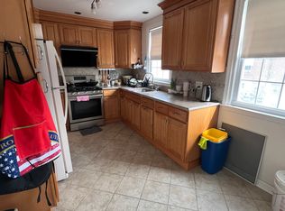 8121 Revere St, Philadelphia, PA 19152