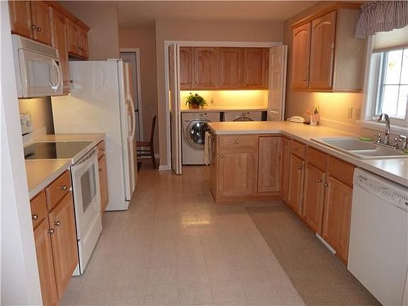 2nd image of 144 Deseyn Dr
