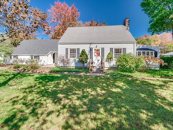 3rd image of 39 Chapel Hill Dr