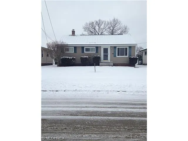 16309 Mendota Ave photo 1