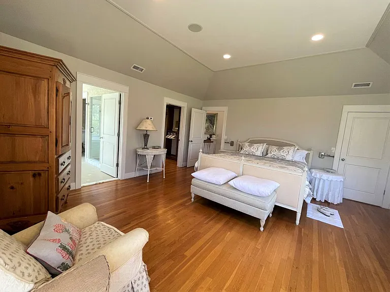 111 Cove Hollow Rd — Photo 24