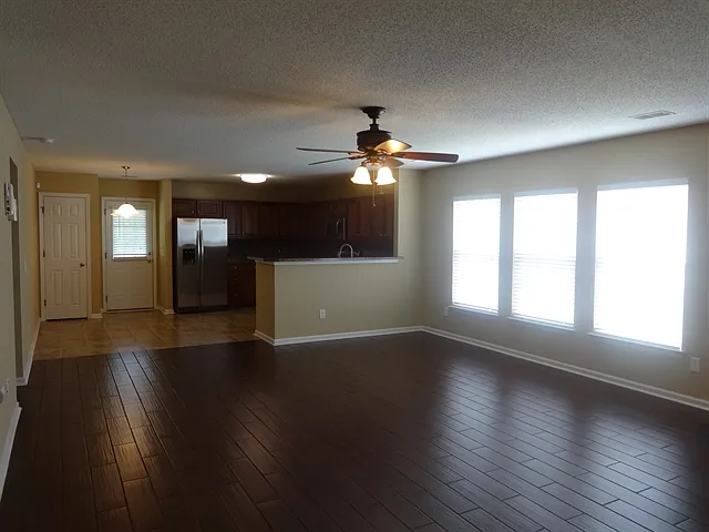 345 Briarbend Rd — Photo 7