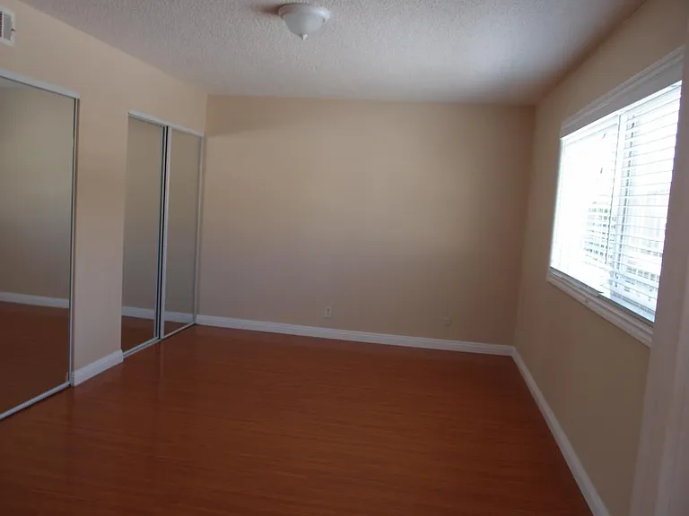 5043 Evergreen Ave — Photo 9
