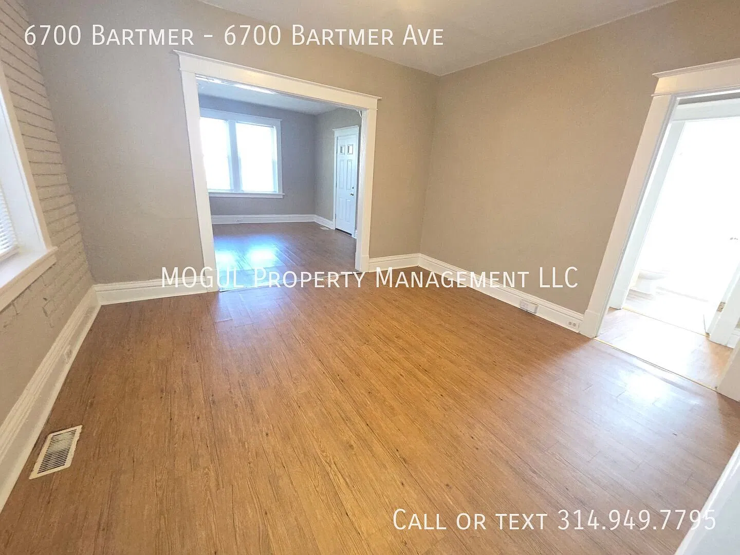 Dog friendly apartment in a convenient University City location! HUGE shared front balcony! — Photo 4