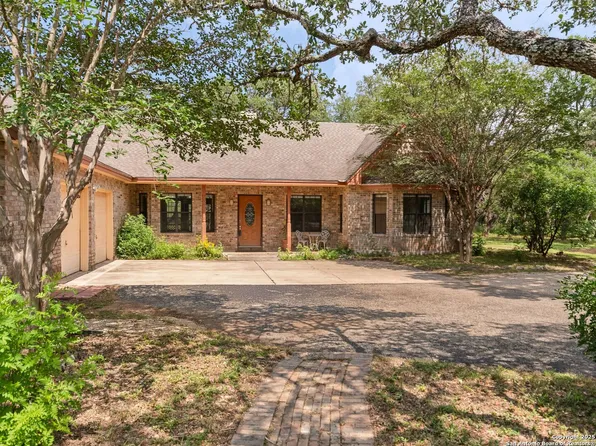 405 Sandy Oaks, Boerne, TX 78015