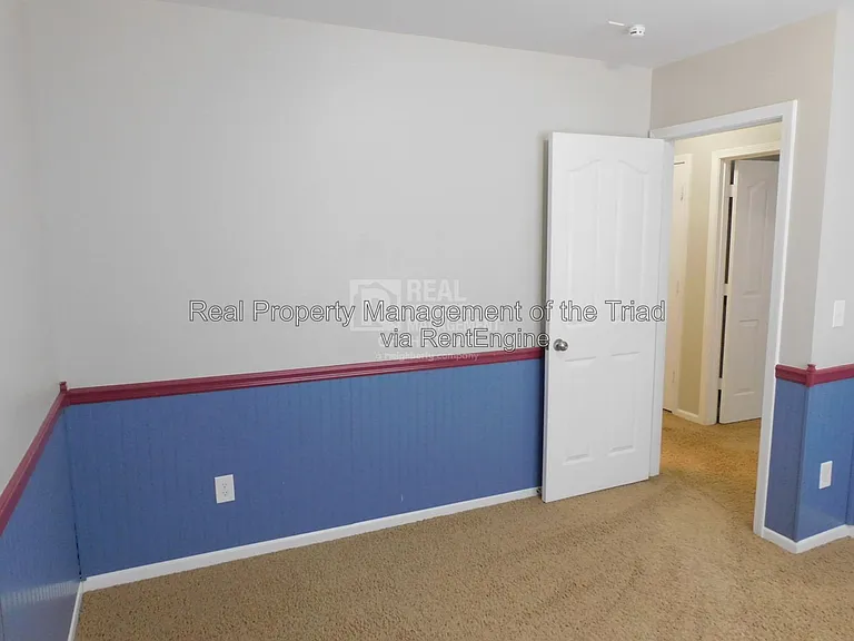 8 Rockport Ct — Photo 11