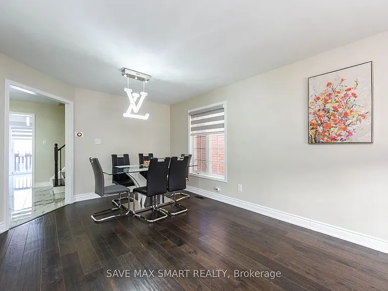 54 Beresford Cres — Photo 8