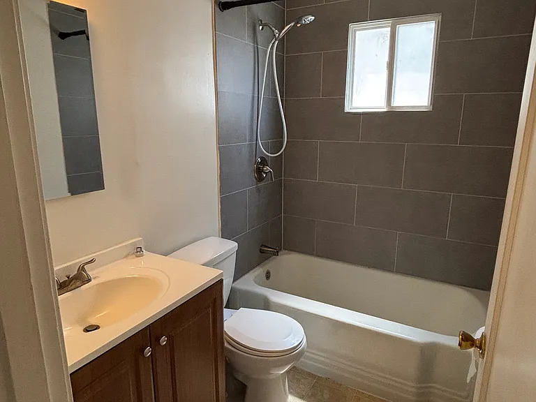 157 W Broadmoor Blvd #1 — Photo 7