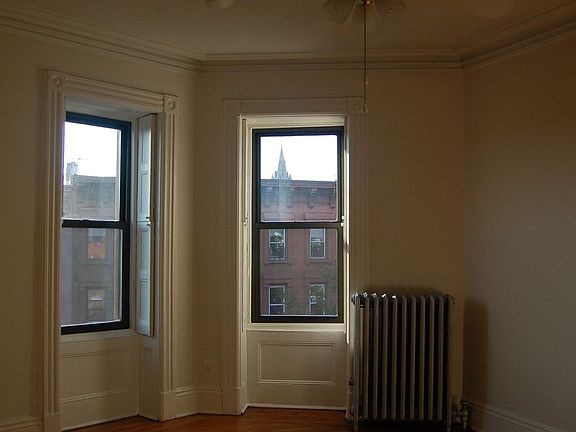 3rd image of 139 7th Ave APT 4