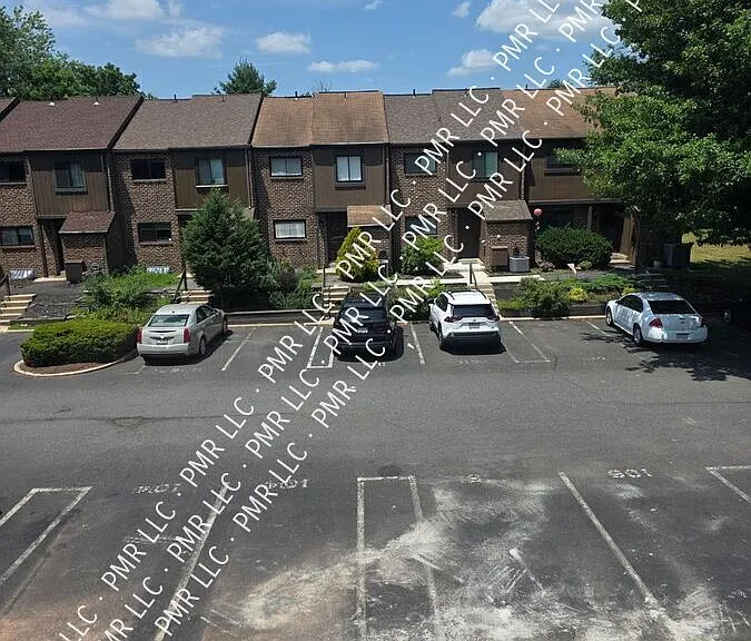 106 Sycamore Ct #1 — Photo 31