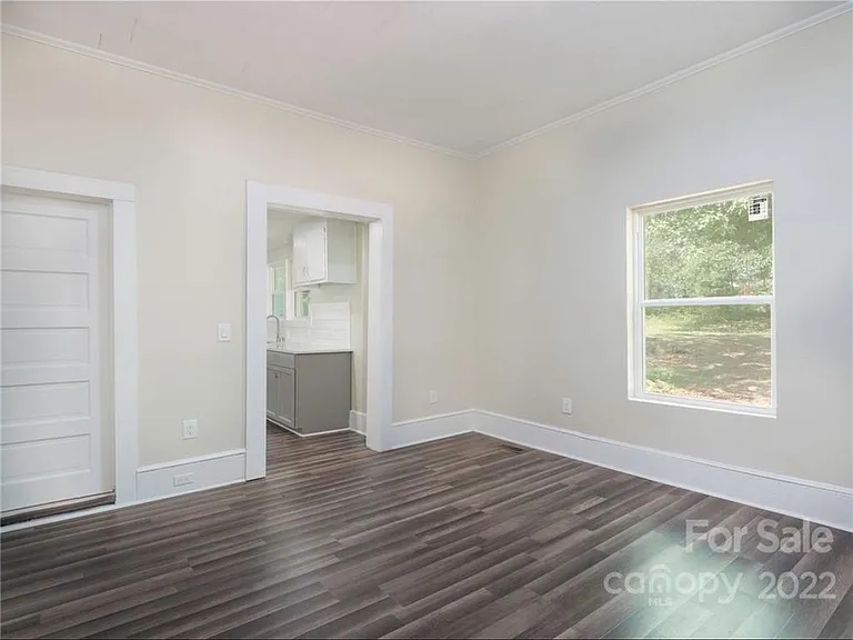 417 Beech St — Photo 6