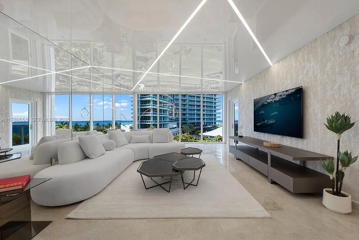 Building Photo - 10275 Collins Ave #507