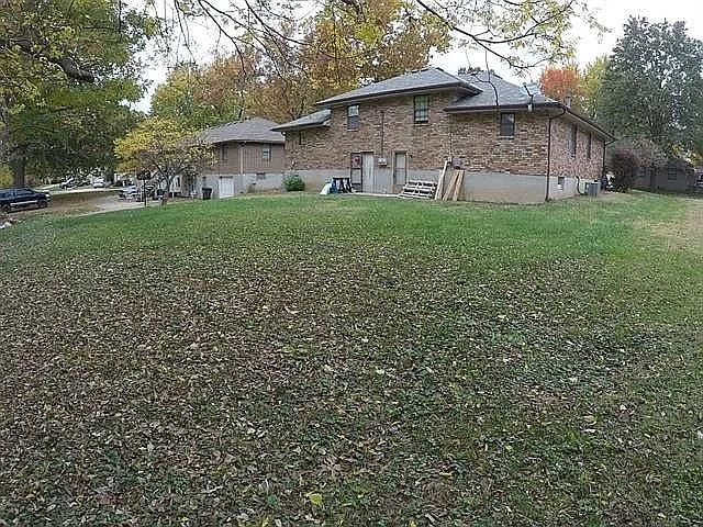 1st image of 200 NE Knox St