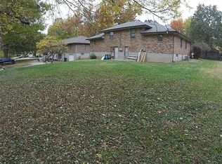 200 NE Knox St, Blue Springs, MO 64014