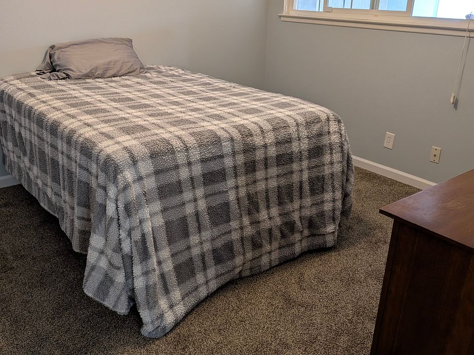1st image of 2555 E Menlo Cir