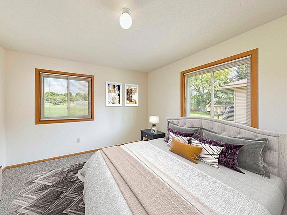 3rd image of 2965 Meadowview Dr
