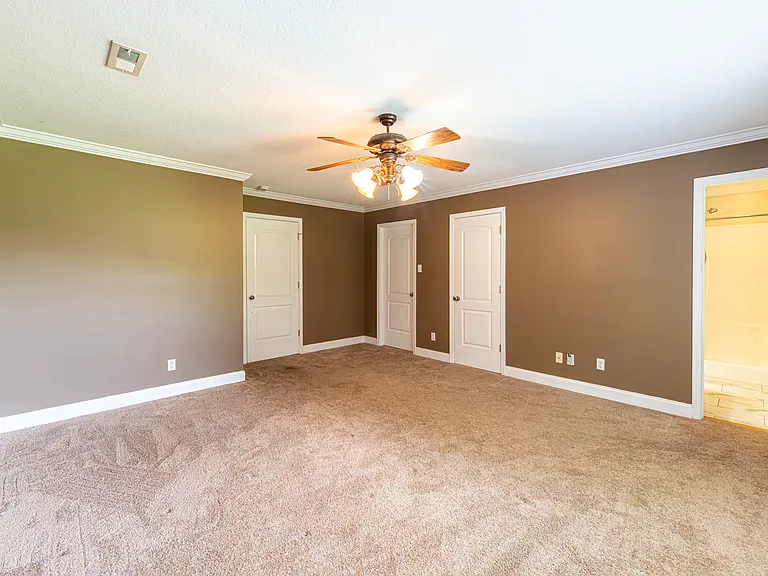3029 Champions Dr — Photo 18