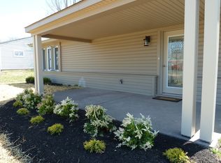 26 Ivory Rock Rd, Levittown, PA 19057