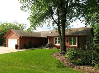 W278 White Mountain Ct, Sullivan, WI 53178