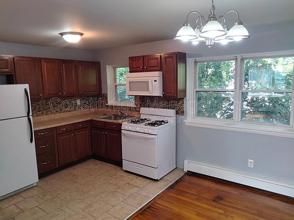 4th image of 29 Annawan St #J4