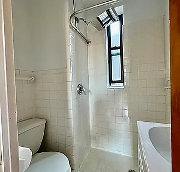 39 Christopher St #5D — Photo 9