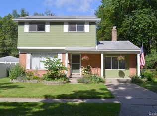 23105 Montclair Dr, Farmington Hills, MI 48336
