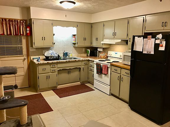 5th image of 910 Gilbert Ave