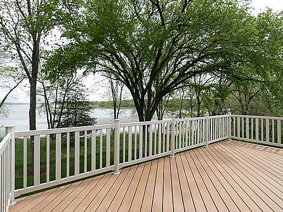 5th image of 3264 Lake View Dr NE