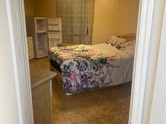 3rd image of 6916 W Clifton St #1