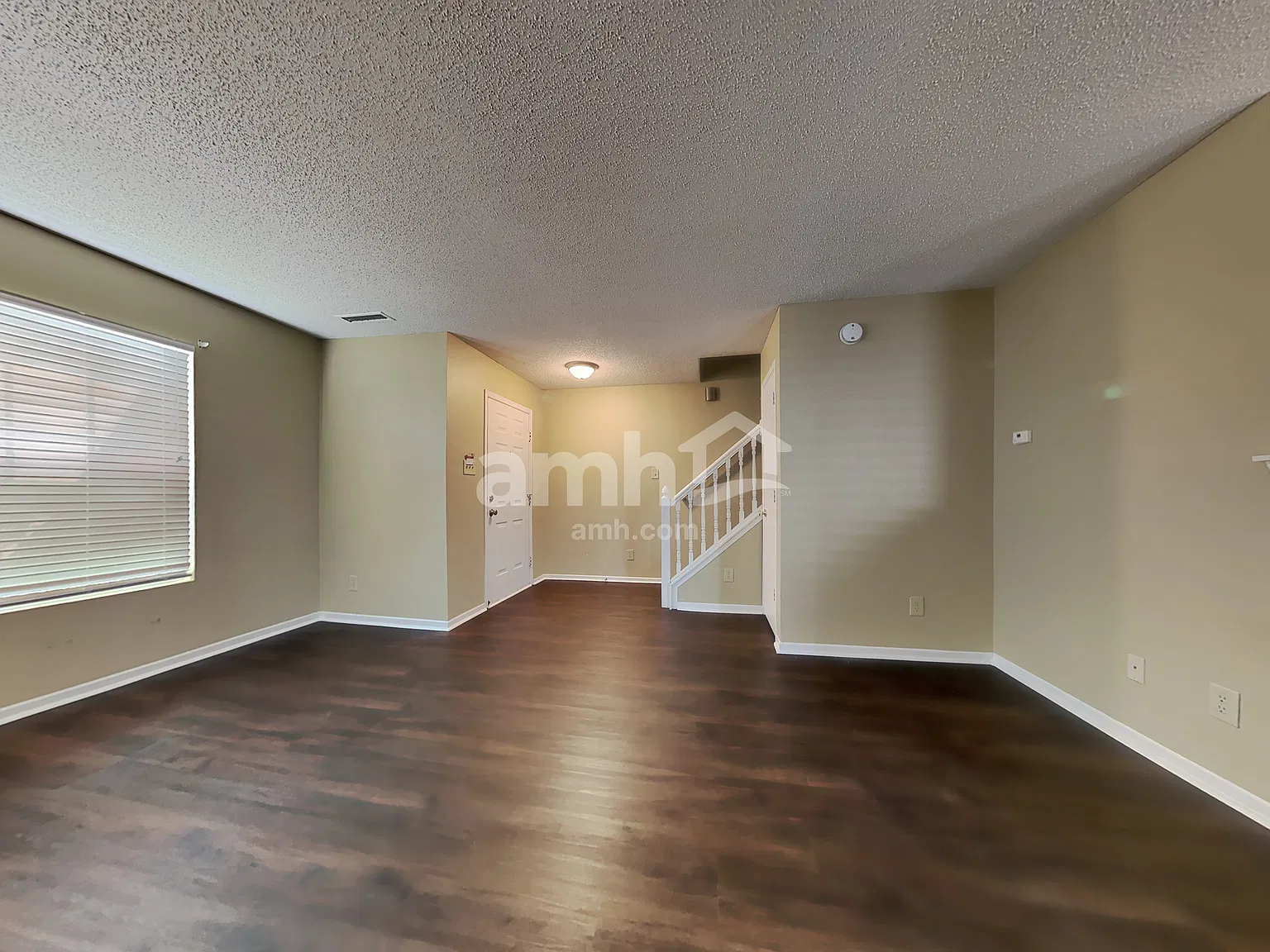 3 bed, 2.5 bath, 1784 sqft, $1,815 — Photo 4