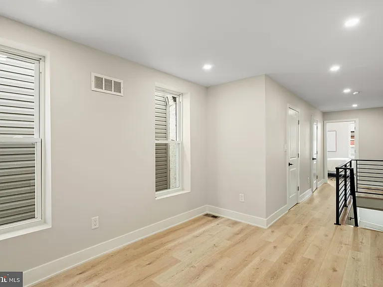 648 N 36th St — Photo 27
