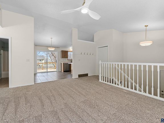 4th image of 5704 S Southwind Ave