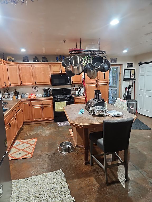 10945 Washington Rd - Property Image