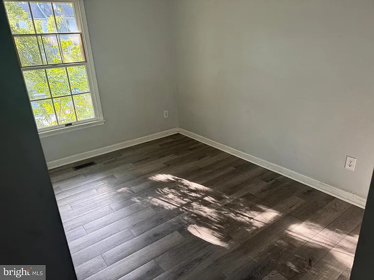 100 Cypress Dr — Photo 17